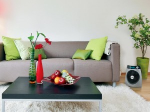 sala de estar com aquecedor de ar elétrico portátil
