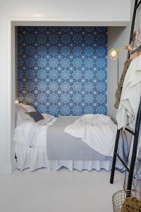 Quarto com parede azul
