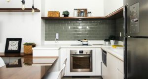 cozinha com forno de embutir