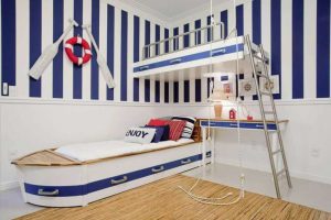 Quarto infantil com adesivo na parede