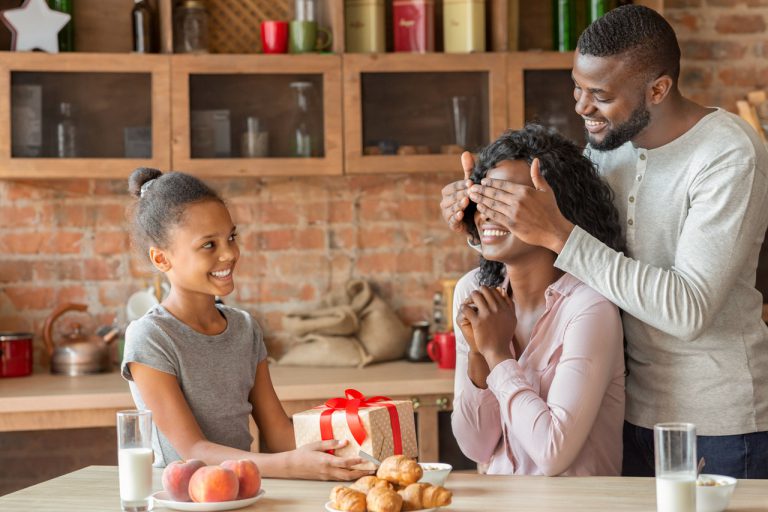 mãe-família-batedeira-oster-webcontinental