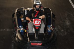 mãe-não-é-tudo-igual-kart-corrida