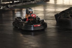 mãe-não-é-tudo-igual-kart-mae-corrida