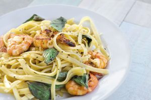 macarrão com camarão